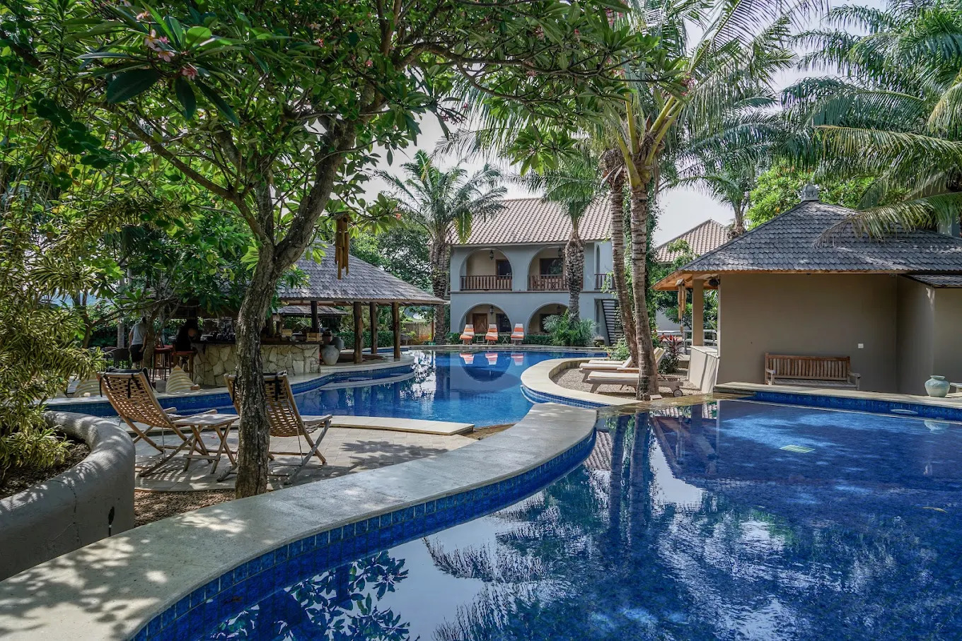 Healing Sambil Nikmati Suara Ombak di Coconut Lodge Resort Jepara